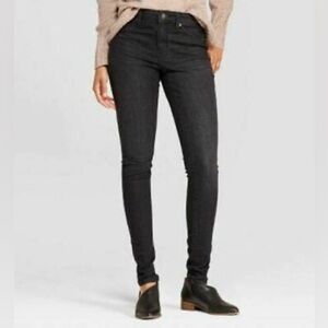 Universal Thread High-Rise Jegging